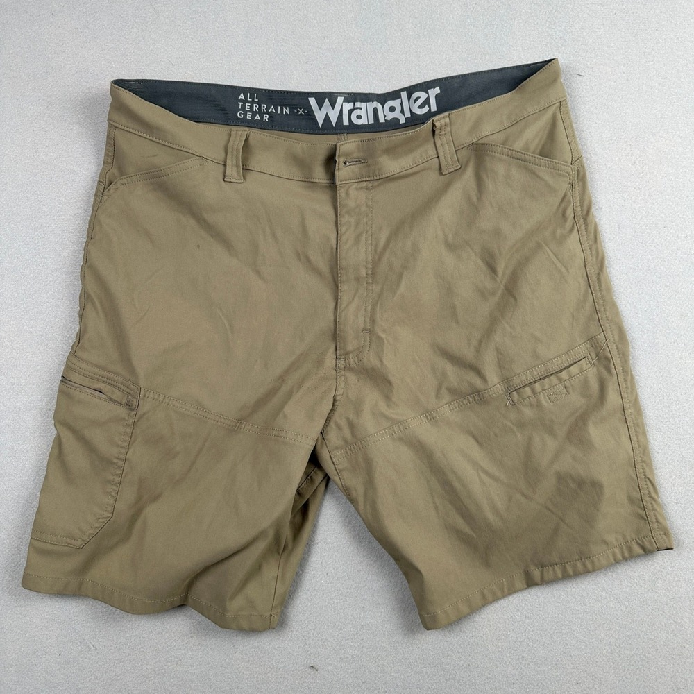 Wrangler ATG All Terrain Gear Mens 40 Khaki Outdoor Hiking Utility‎ Cargo Shorts